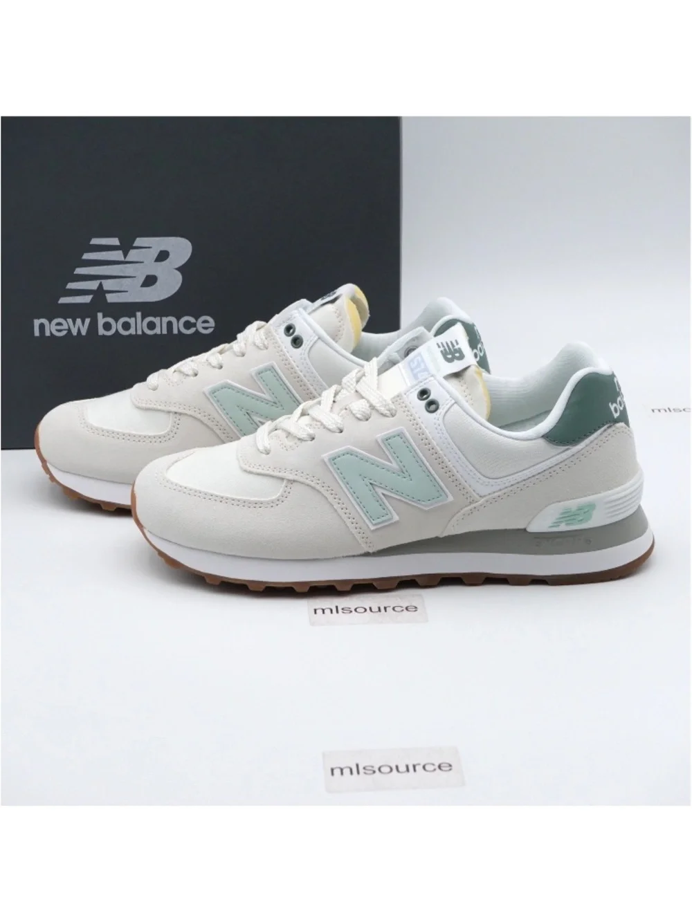 NEW Size 7.5 Women's New Balance 574 Suede Sneakers WL574CGR Sea Salt/New Spruce